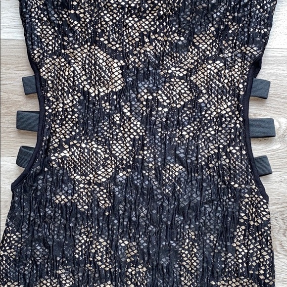 Sleeveless Tube top black and gold dress - Picture 3 of 4